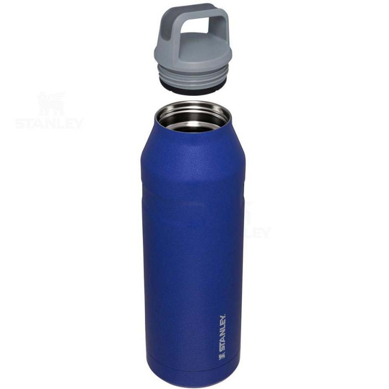 Stanley IceFlow™ AeroLight™ with Cap and Carry+ Lid | 50 OZ Water Bottles | USA_S1363